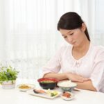 食欲がない・食べすぎるのは自律神経の乱れ？整体師が解説する本当の原因