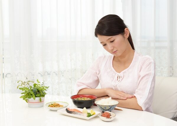 食欲がない・食べすぎるのは自律神経の乱れ？整体師が解説する本当の原因